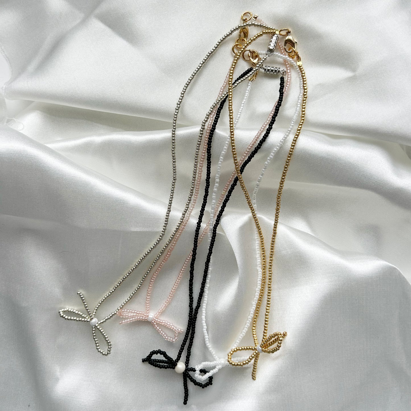 Bow Necklace