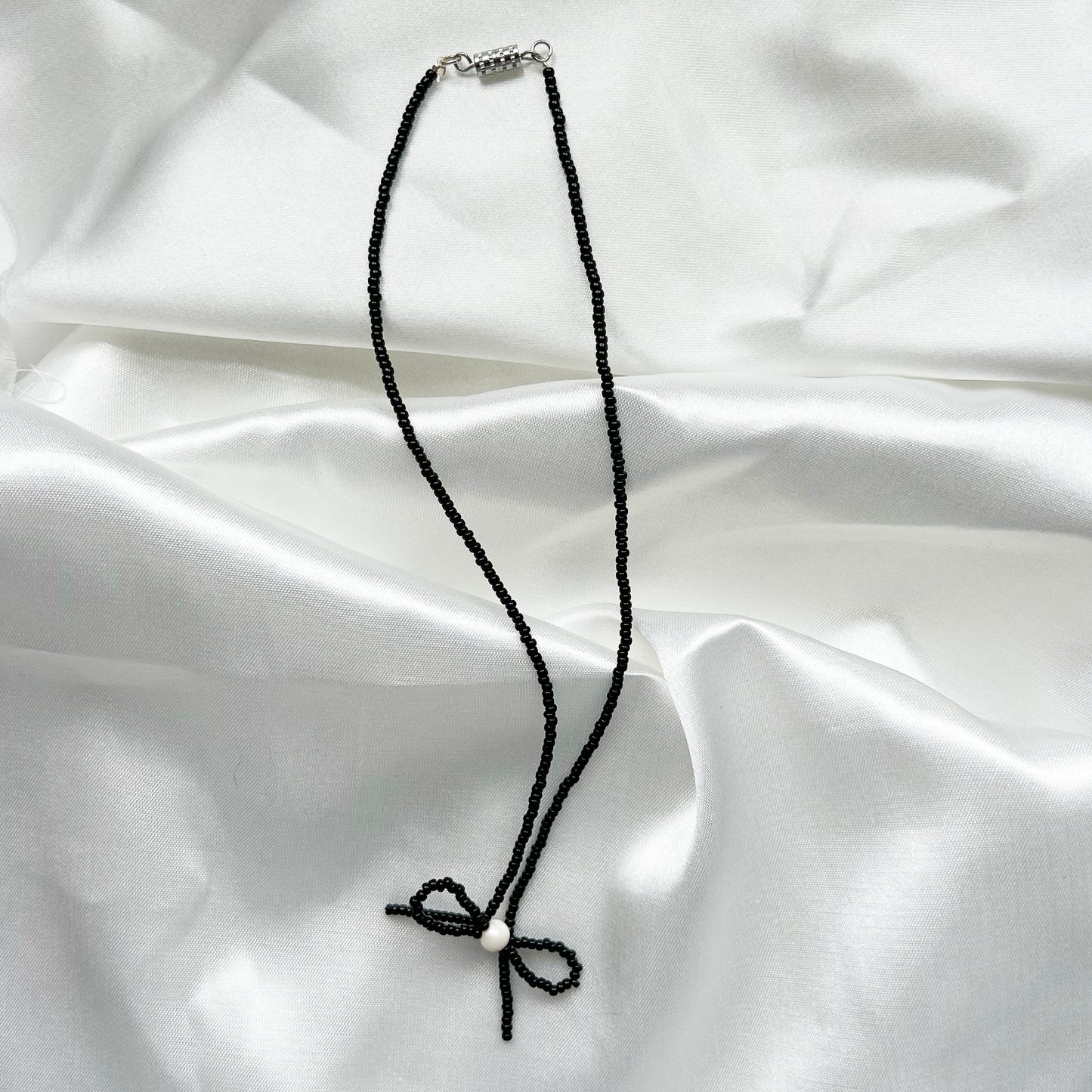 Bow Necklace