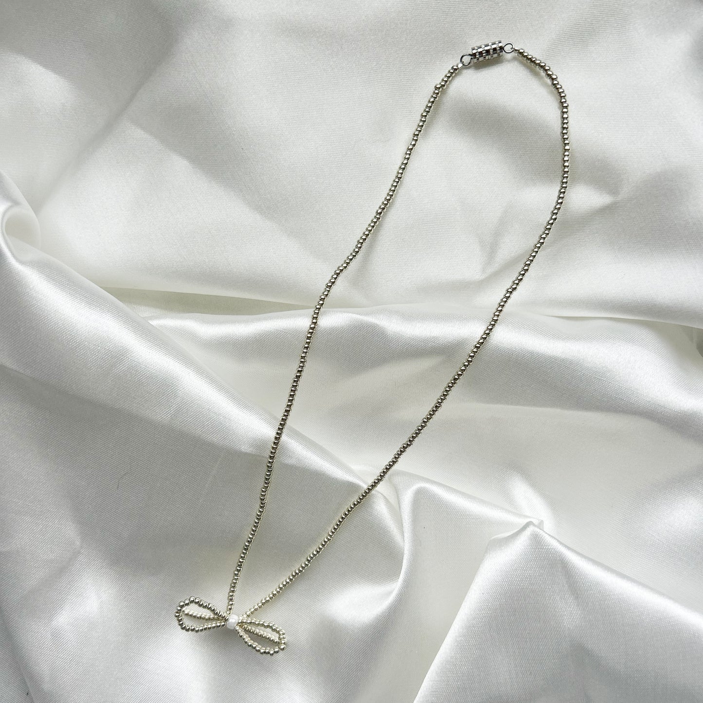 Bow Necklace